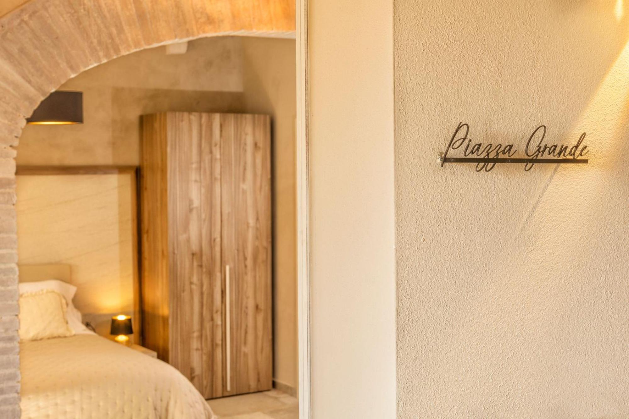 Palazzo Falcinelli Luxury Room In Montepulciano Center With Air Conditioning And Elevator Экстерьер фото