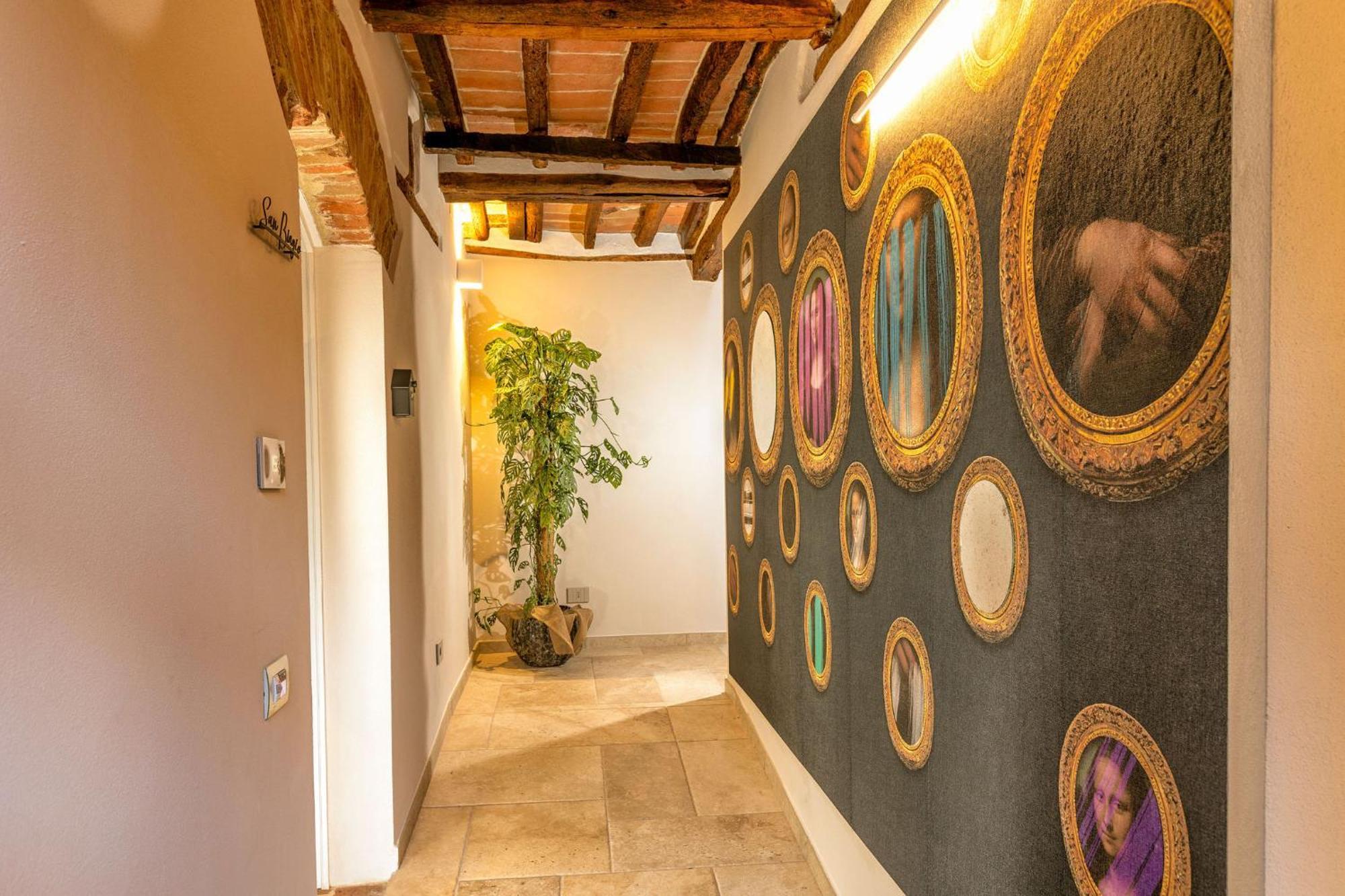 Palazzo Falcinelli Luxury Room In Montepulciano Center With Air Conditioning And Elevator Экстерьер фото