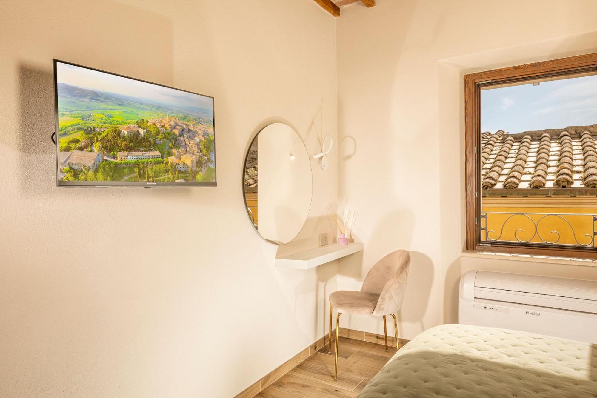 Palazzo Falcinelli Luxury Room In Montepulciano Center With Air Conditioning And Elevator Экстерьер фото
