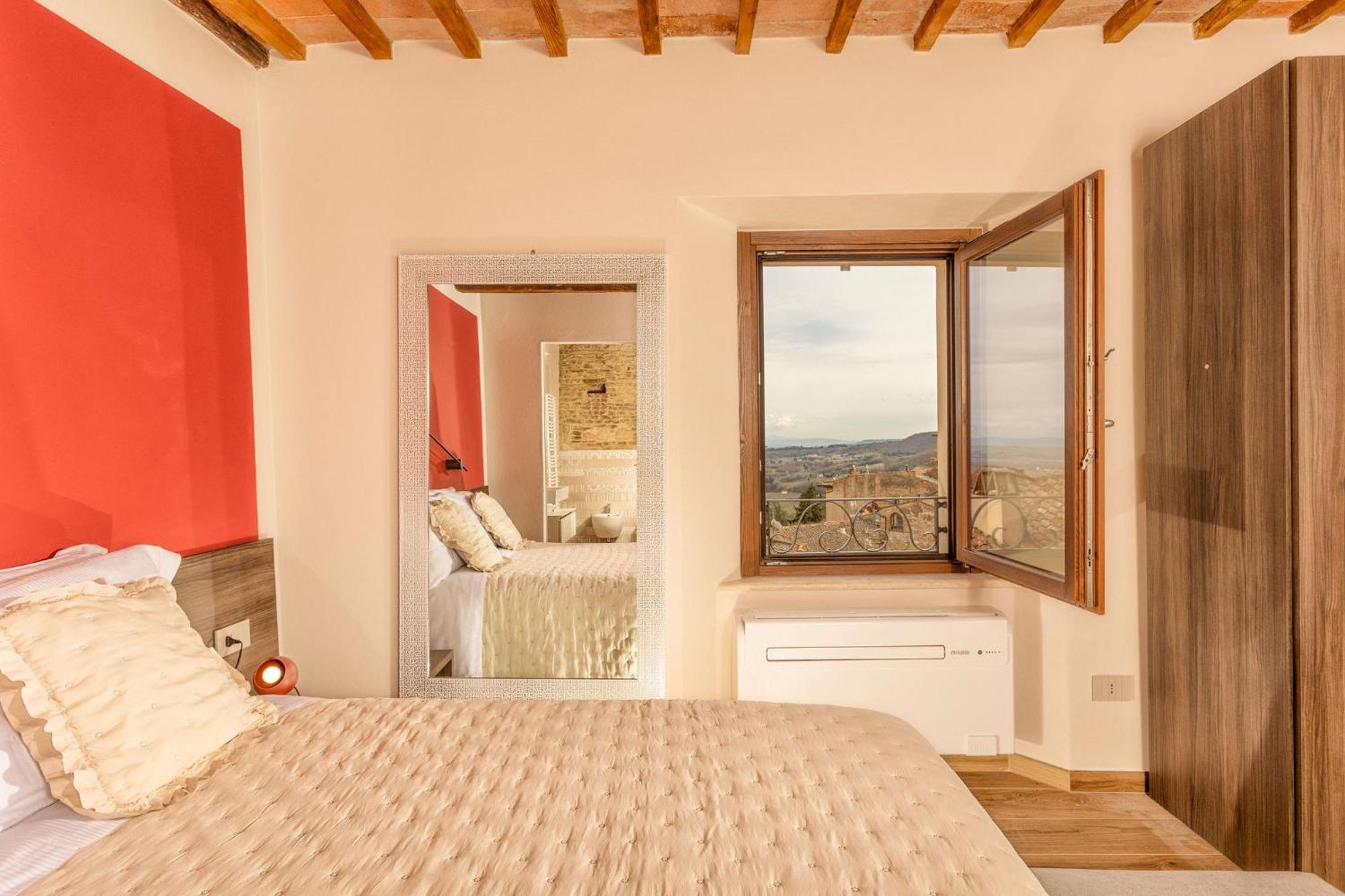 Palazzo Falcinelli Luxury Room In Montepulciano Center With Air Conditioning And Elevator Экстерьер фото