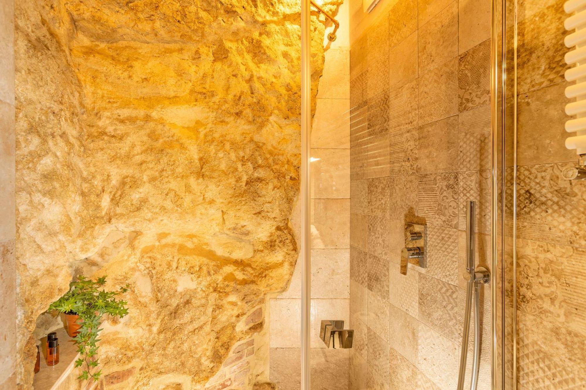 Palazzo Falcinelli Luxury Room In Montepulciano Center With Air Conditioning And Elevator Экстерьер фото